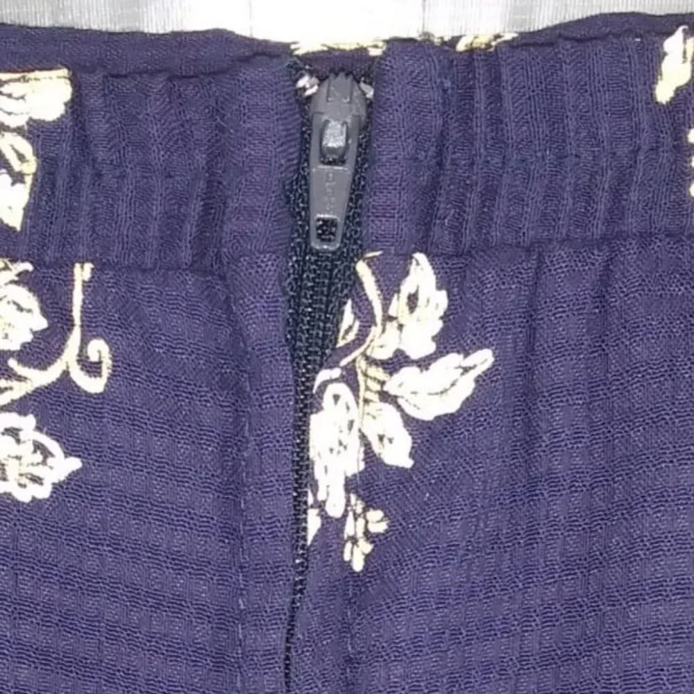 Source Unknown Women's Dark Blue Floral Pencil Knee Length Skirt Size 14 - Picture 5 of 9